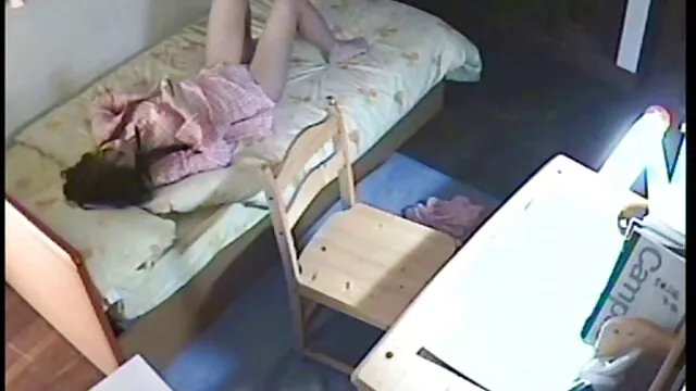 Endza, khỉ bị giam c ...